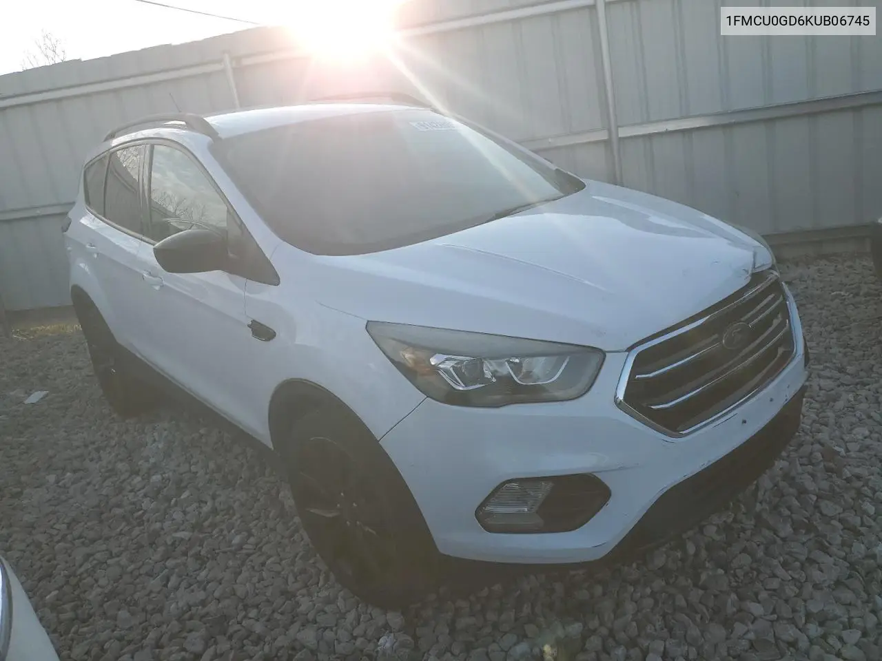 1FMCU0GD6KUB06745 2019 Ford Escape Se