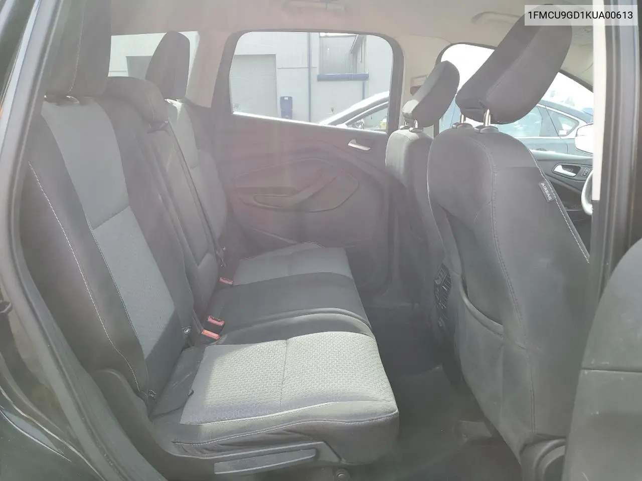 1FMCU9GD1KUA00613 2019 Ford Escape Se