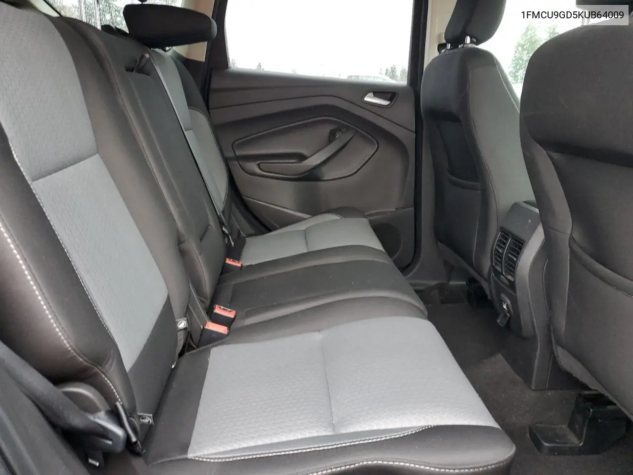 1FMCU9GD5KUB64009 2019 Ford Escape Se