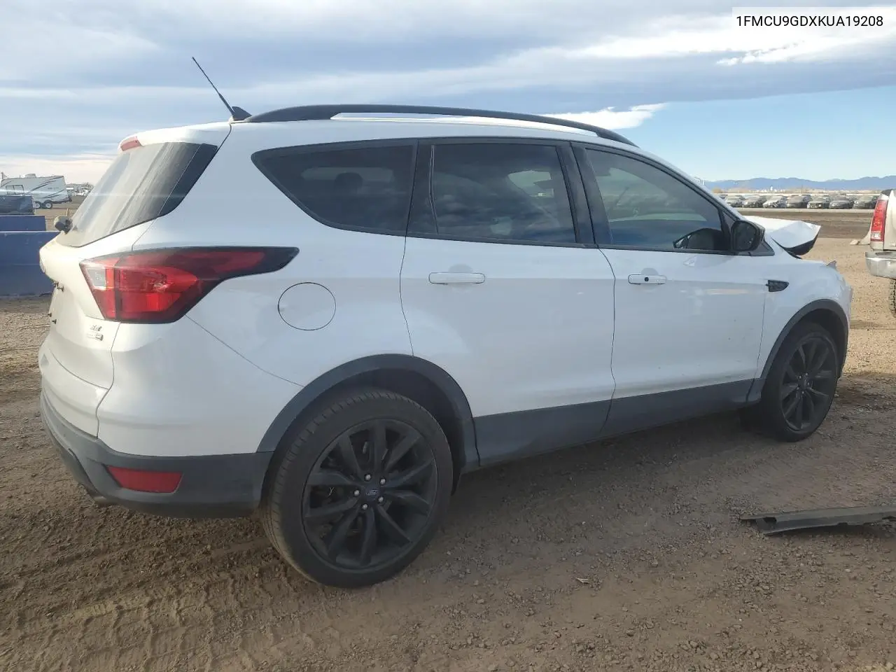 1FMCU9GDXKUA19208 2019 Ford Escape Se