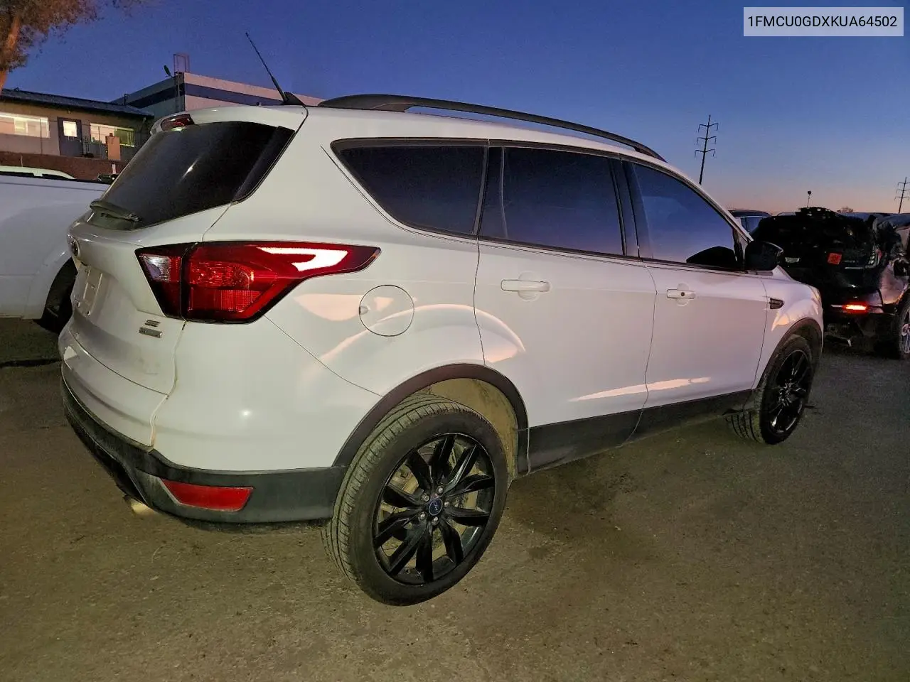 1FMCU0GDXKUA64502 2019 Ford Escape Se