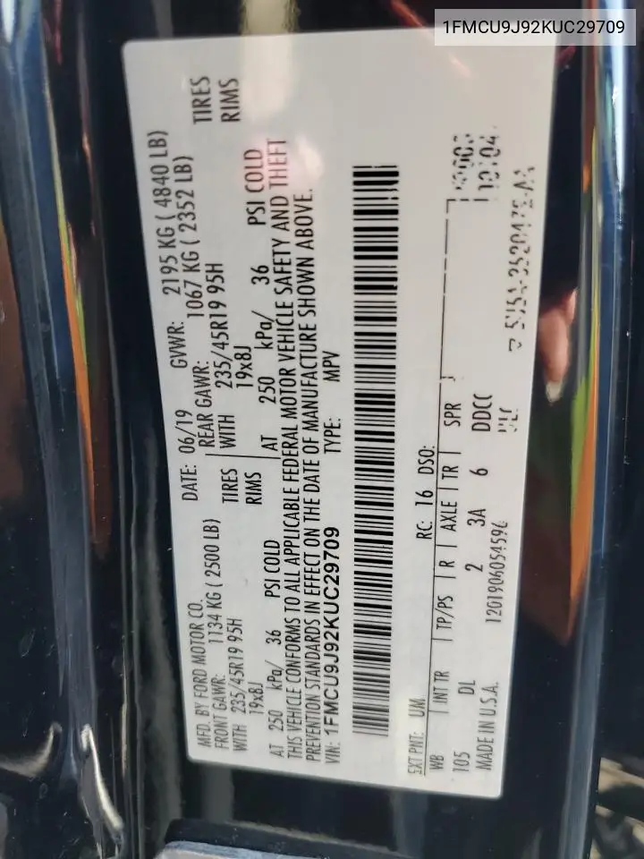 1FMCU9J92KUC29709 2019 Ford Escape Titanium