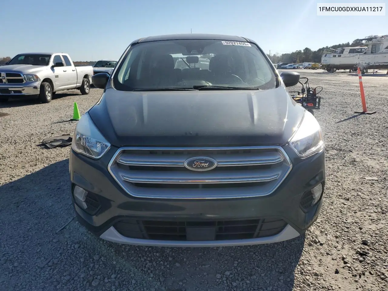 1FMCU0GDXKUA11217 2019 Ford Escape Se