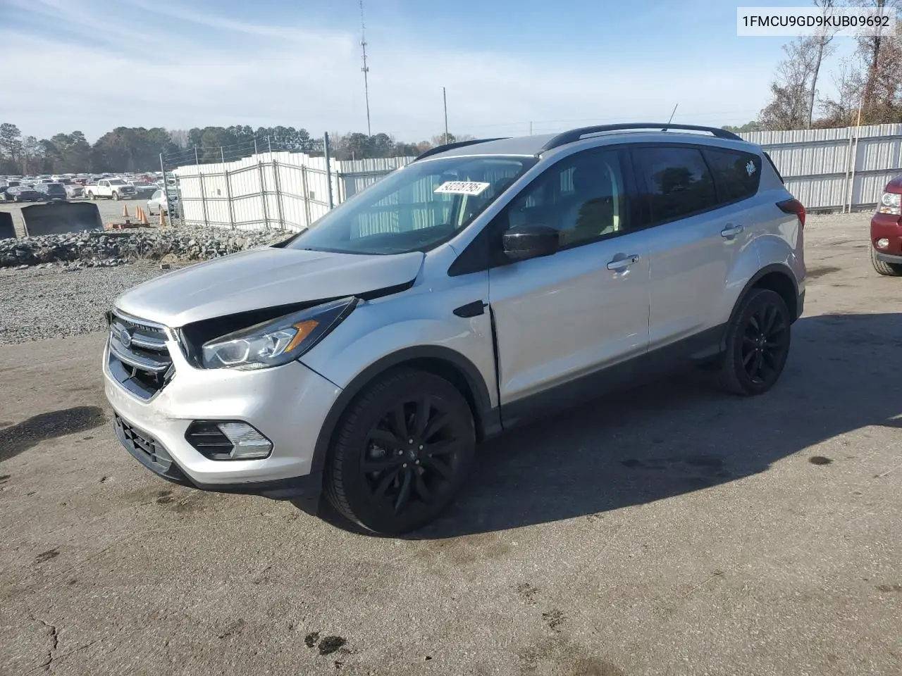1FMCU9GD9KUB09692 2019 Ford Escape Se