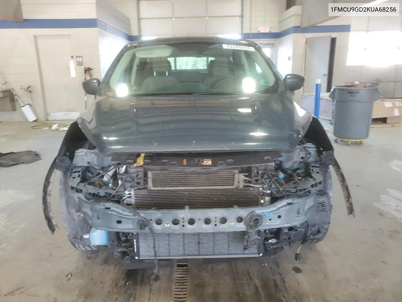 1FMCU9GD2KUA68256 2019 Ford Escape Se