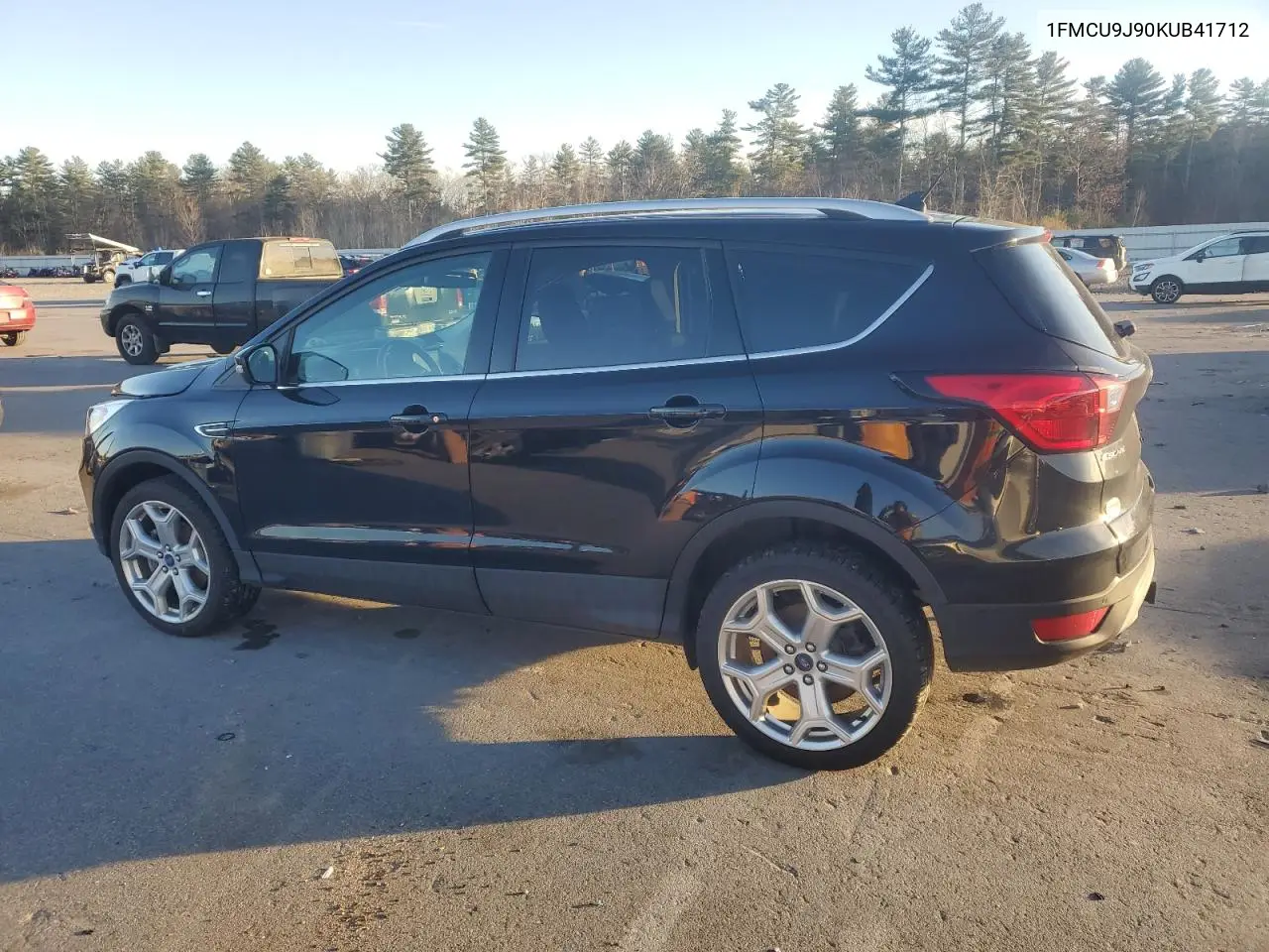 1FMCU9J90KUB41712 2019 Ford Escape Titanium