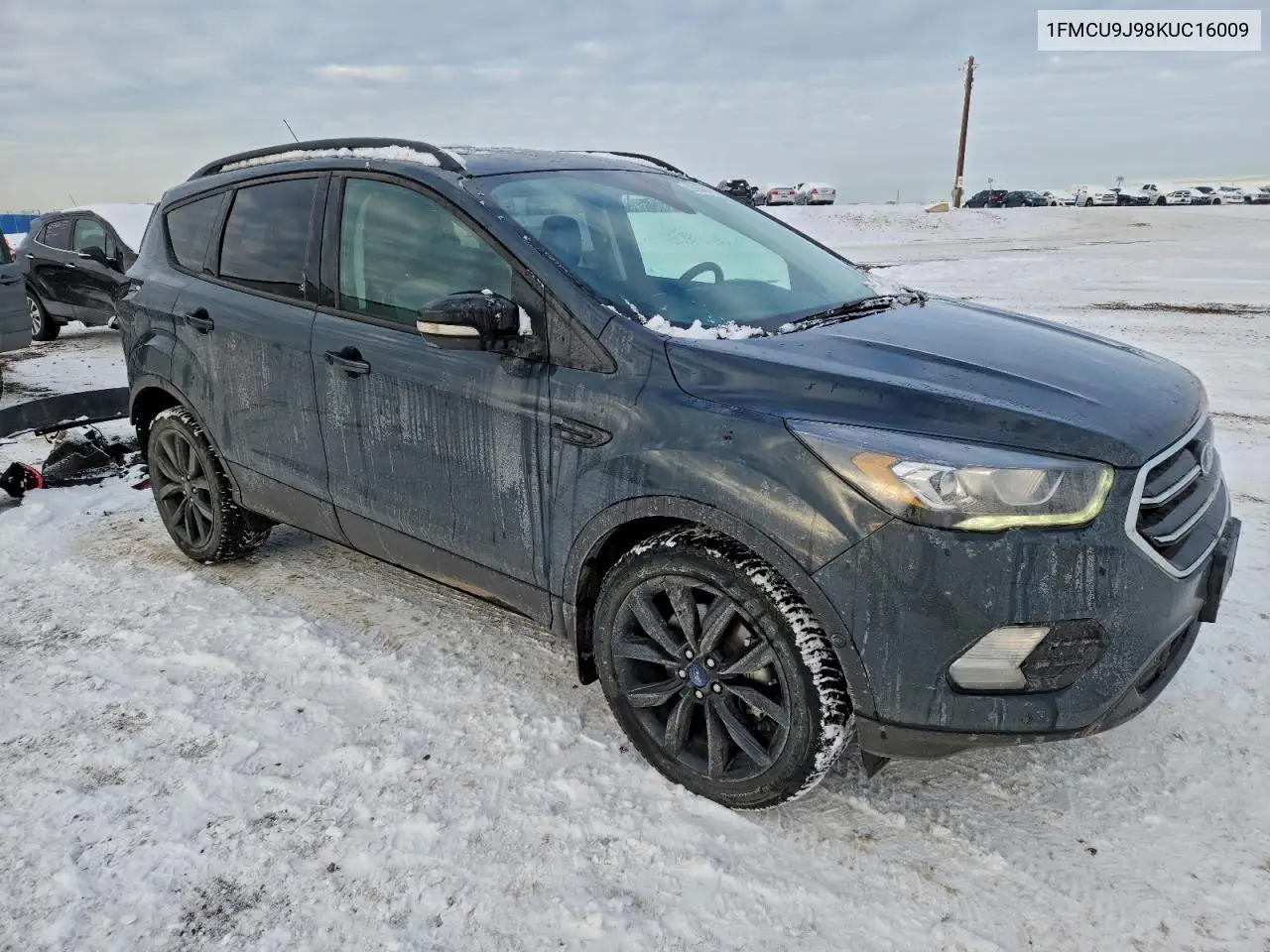 1FMCU9J98KUC16009 2019 Ford Escape Titanium