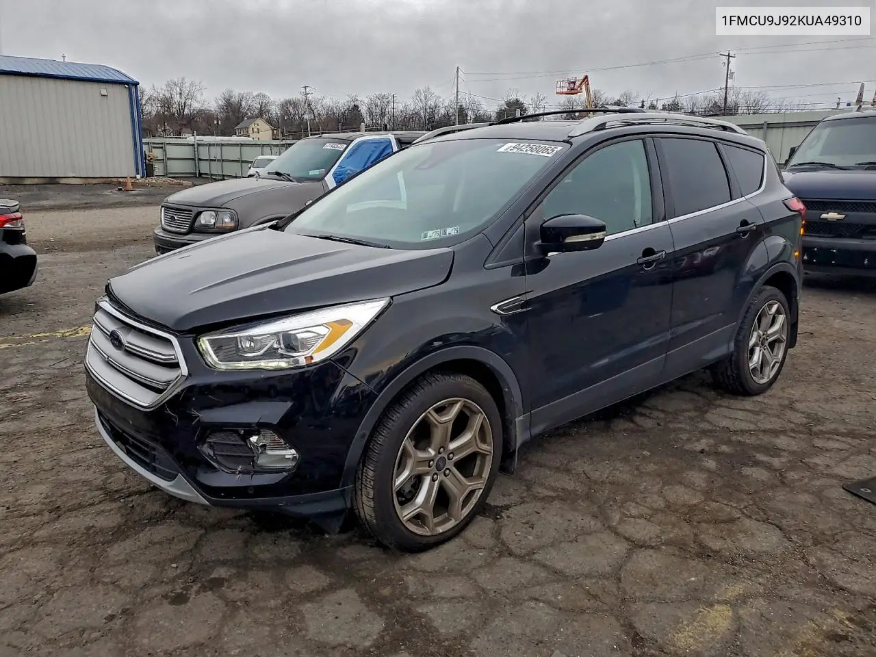 1FMCU9J92KUA49310 2019 Ford Escape Titanium