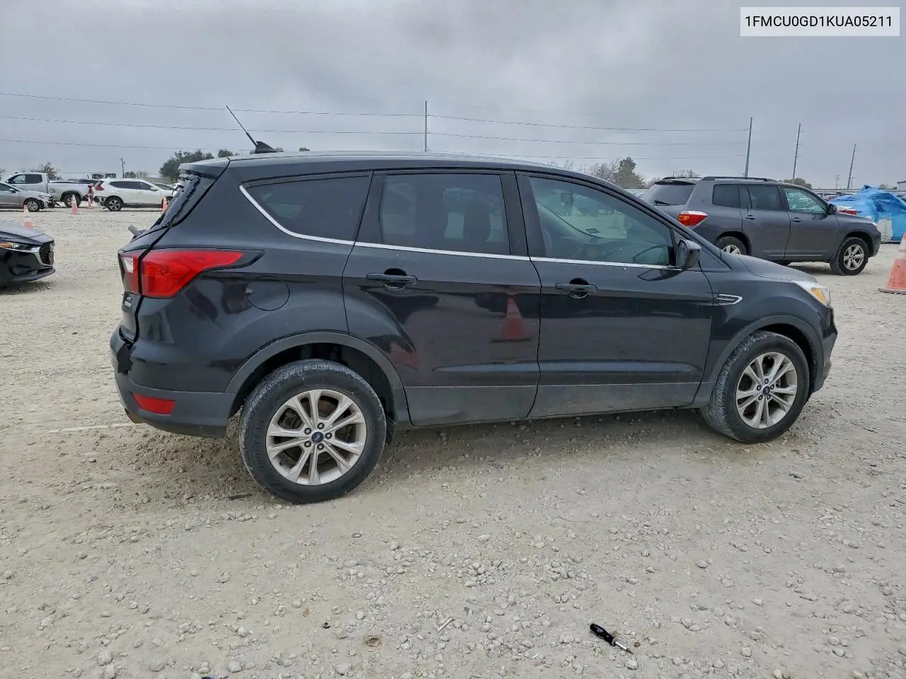 1FMCU0GD1KUA05211 2019 Ford Escape Se