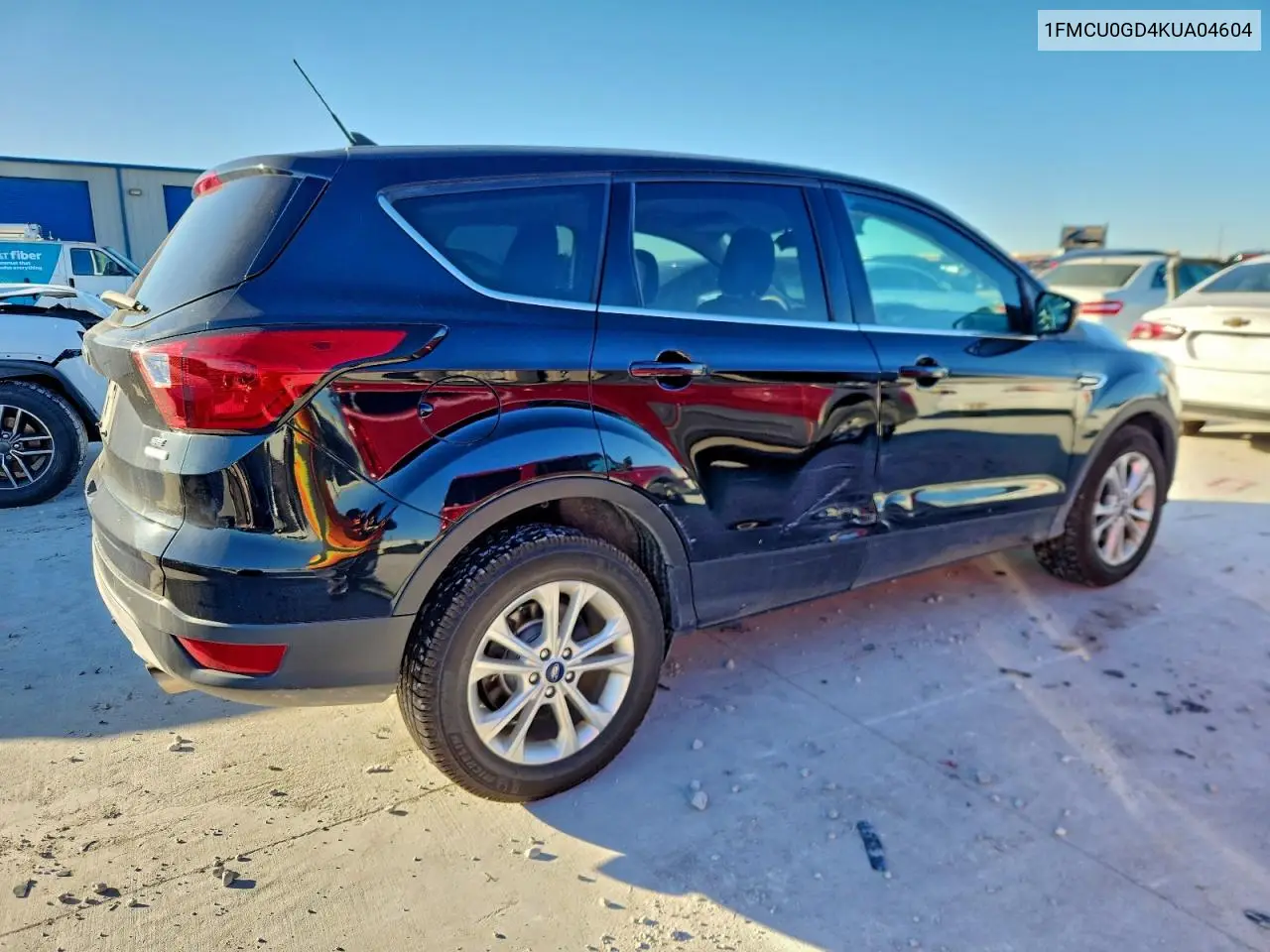 1FMCU0GD4KUA04604 2019 Ford Escape Se