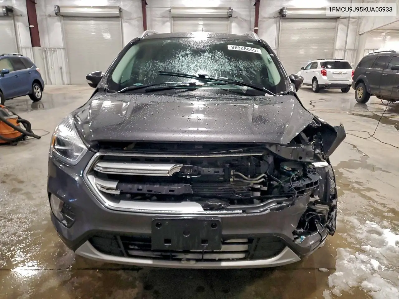 1FMCU9J95KUA05933 2019 Ford Escape Titanium