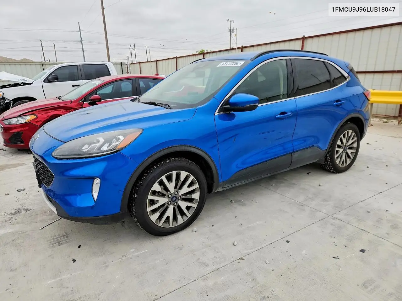 1FMCU9J96LUB18047 2020 Ford Escape Titanium