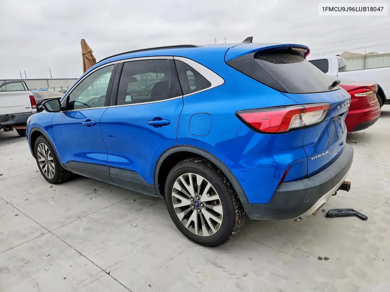 1FMCU9J96LUB18047 2020 Ford Escape Titanium