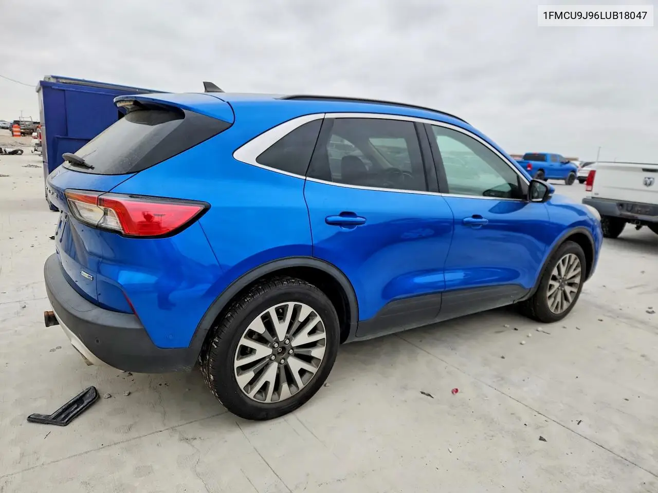 1FMCU9J96LUB18047 2020 Ford Escape Titanium