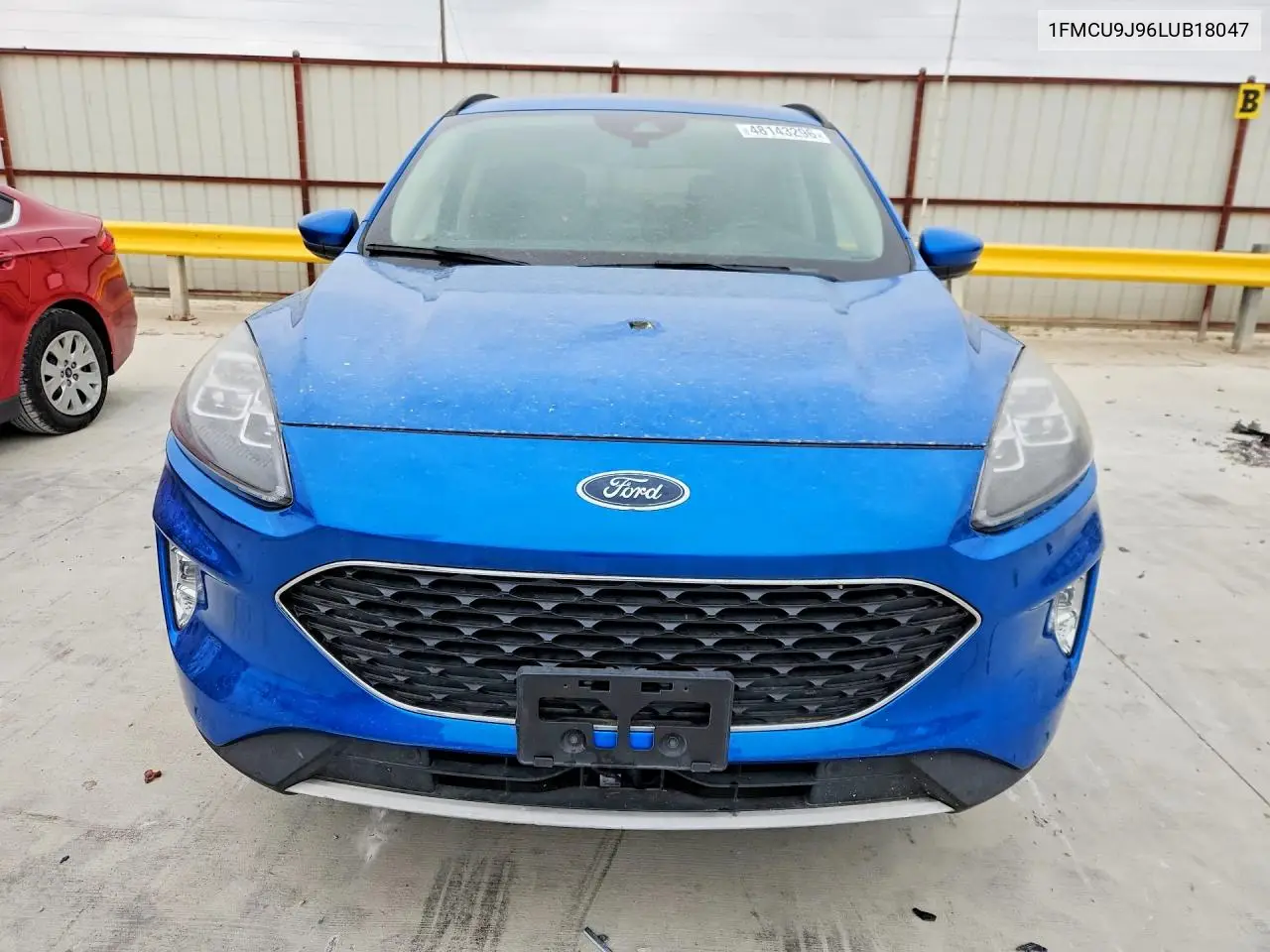 1FMCU9J96LUB18047 2020 Ford Escape Titanium