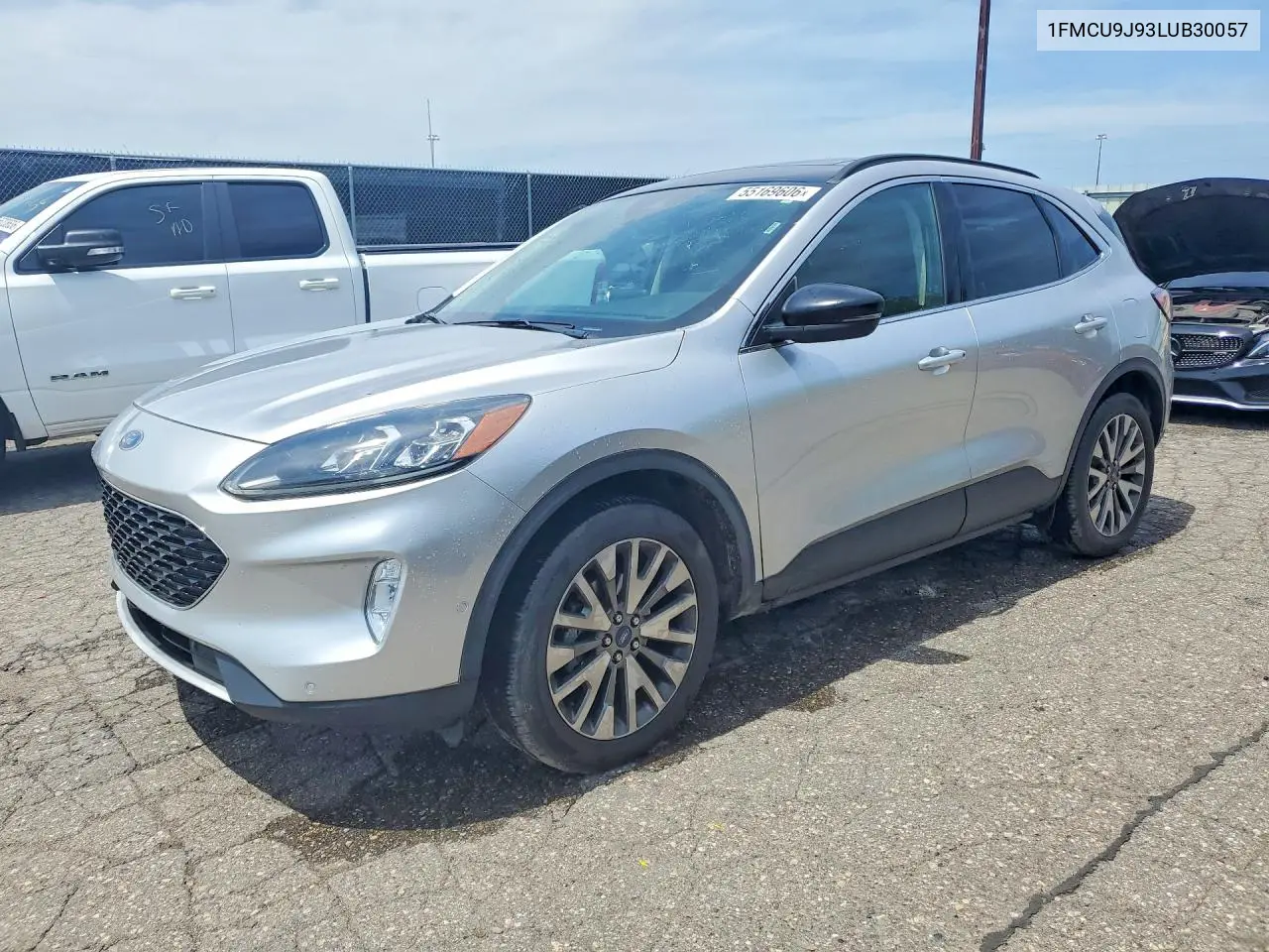 1FMCU9J93LUB30057 2020 Ford Escape Titanium