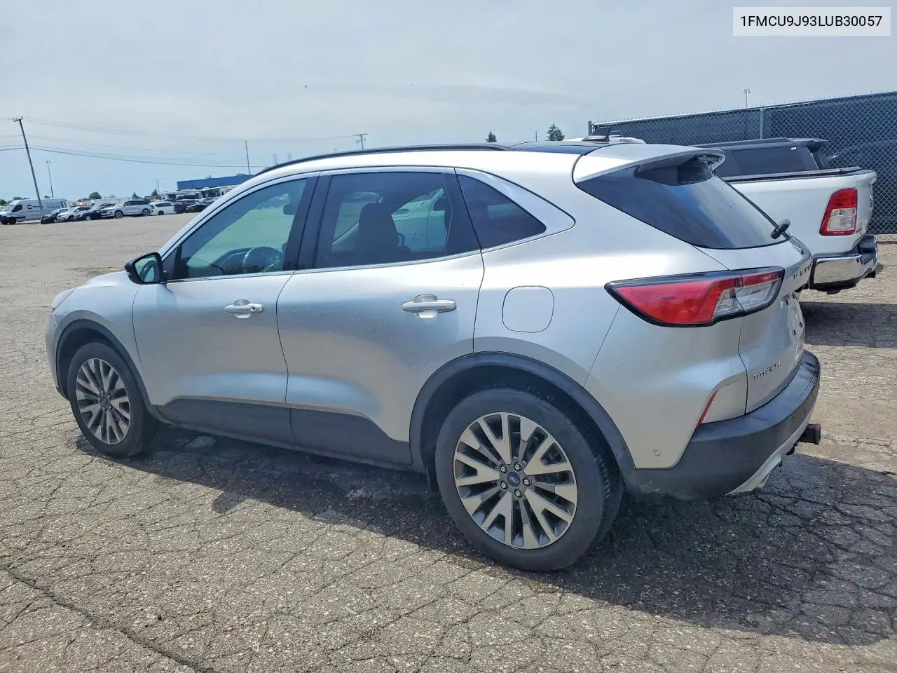 1FMCU9J93LUB30057 2020 Ford Escape Titanium