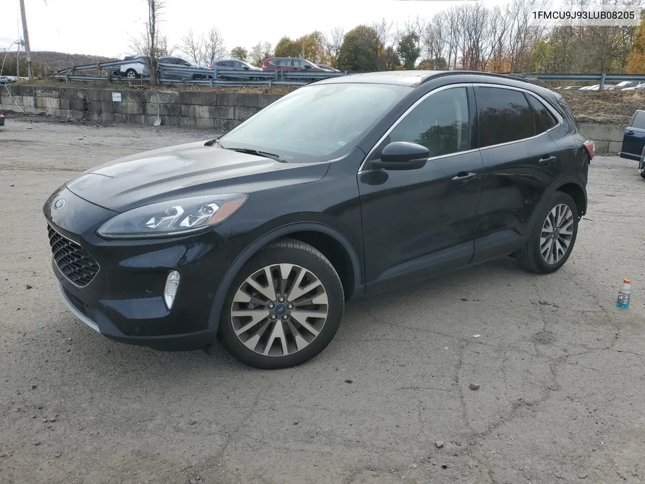 1FMCU9J93LUB08205 2020 Ford Escape Titanium