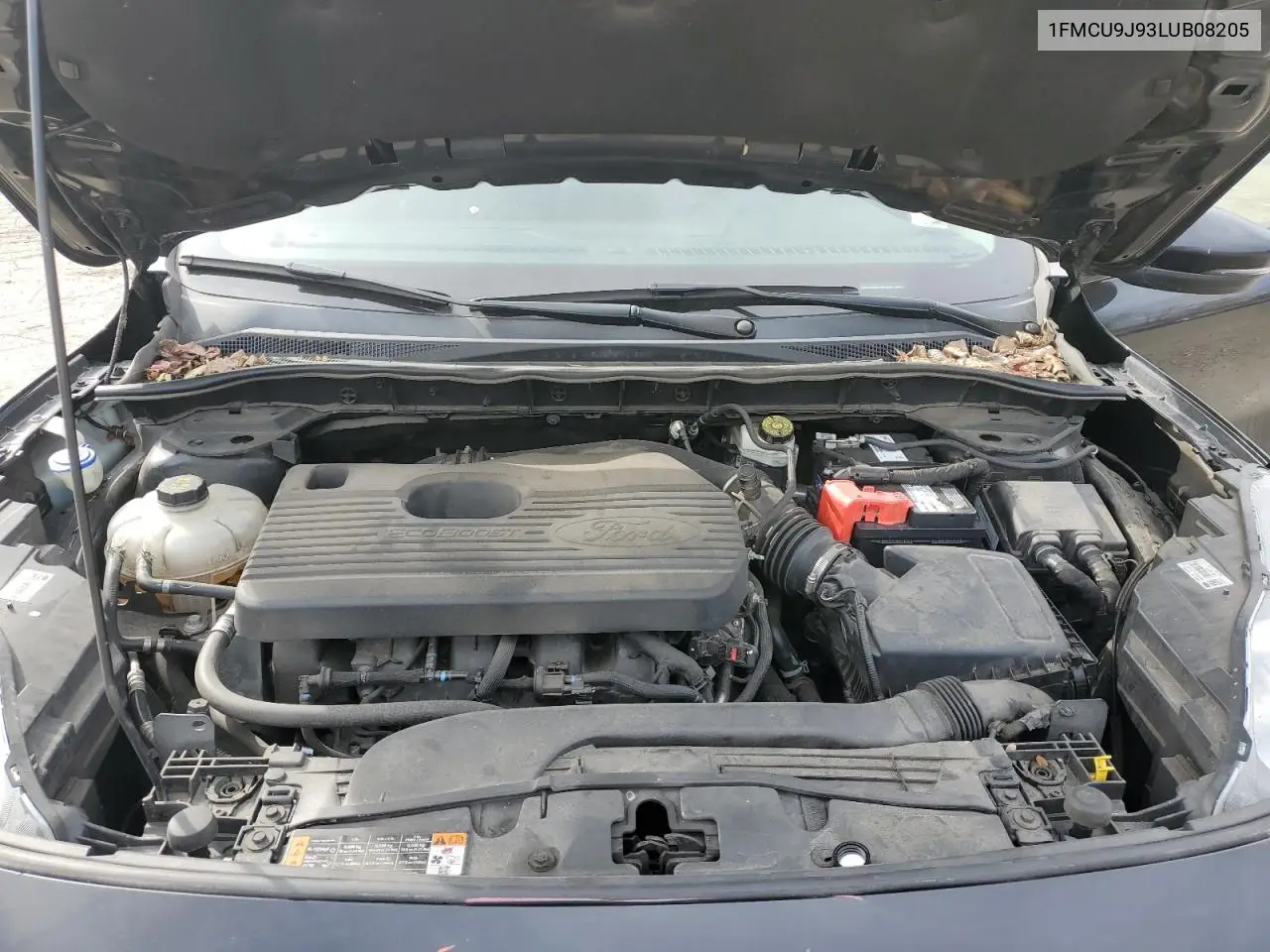 1FMCU9J93LUB08205 2020 Ford Escape Titanium
