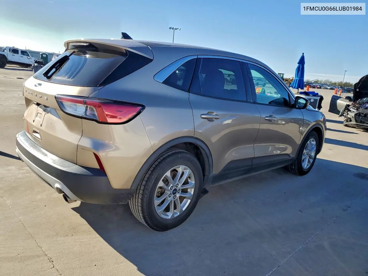 1FMCU0G66LUB01984 2020 Ford Escape Se