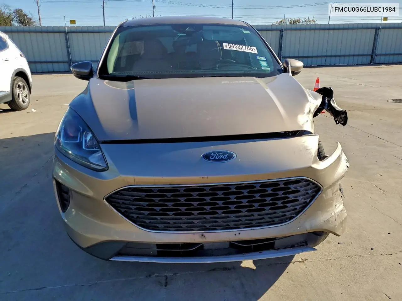 1FMCU0G66LUB01984 2020 Ford Escape Se