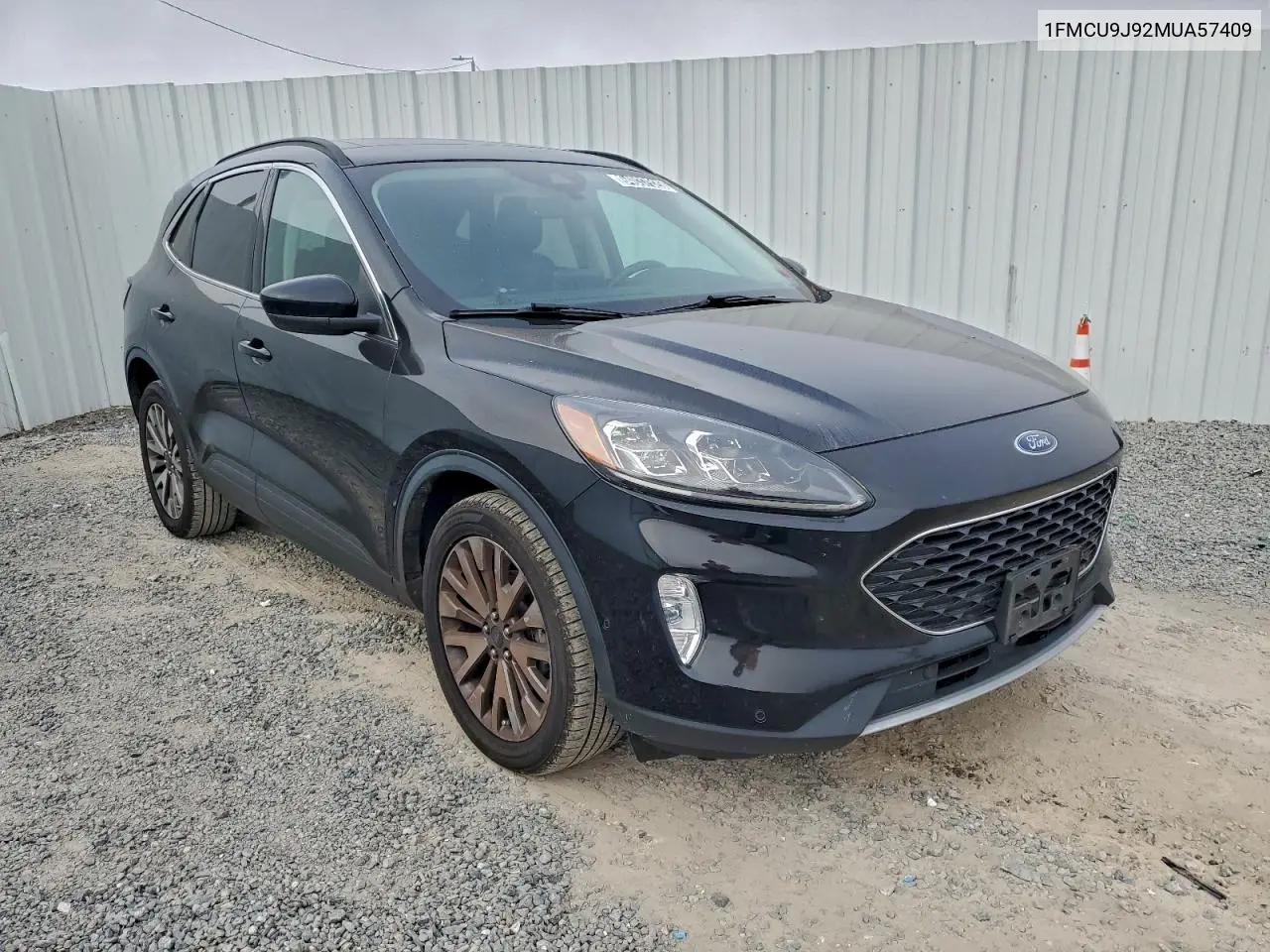 1FMCU9J92MUA57409 2021 Ford Escape Titanium