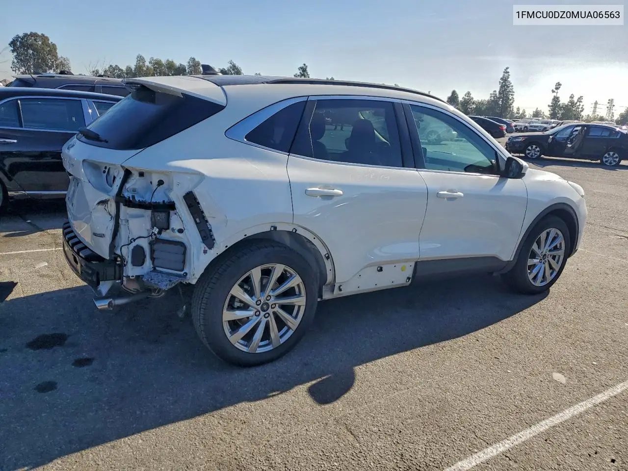 1FMCU0DZ0MUA06563 2021 Ford Escape Titanium
