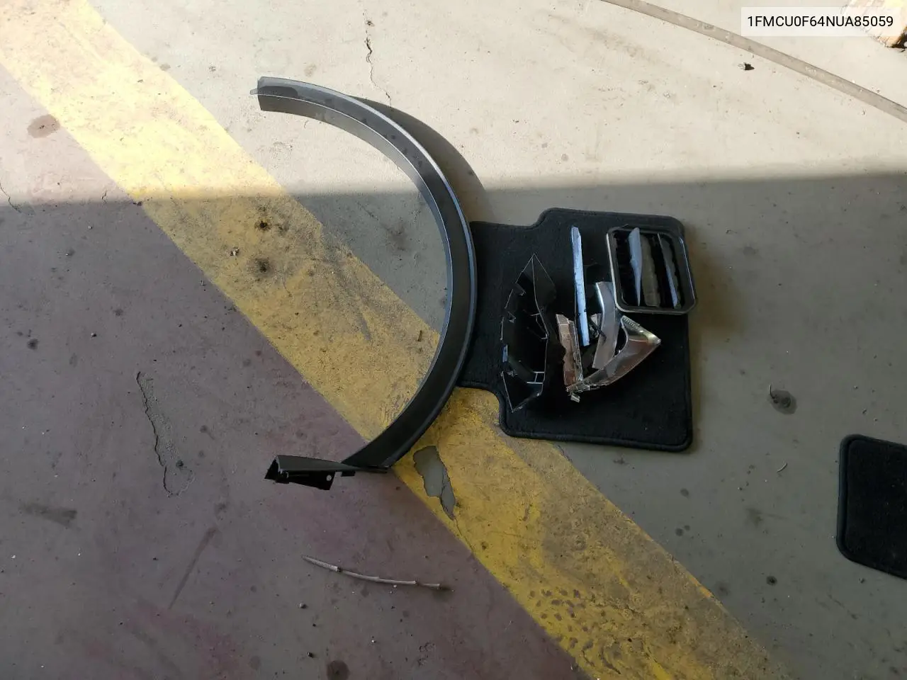1FMCU0F64NUA85059 2022 Ford Escape S