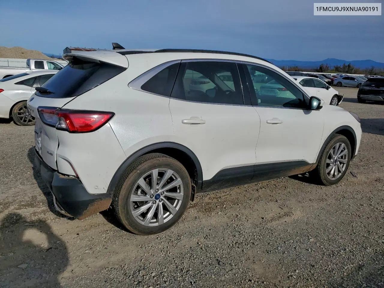 1FMCU9J9XNUA90191 2022 Ford Escape Titanium