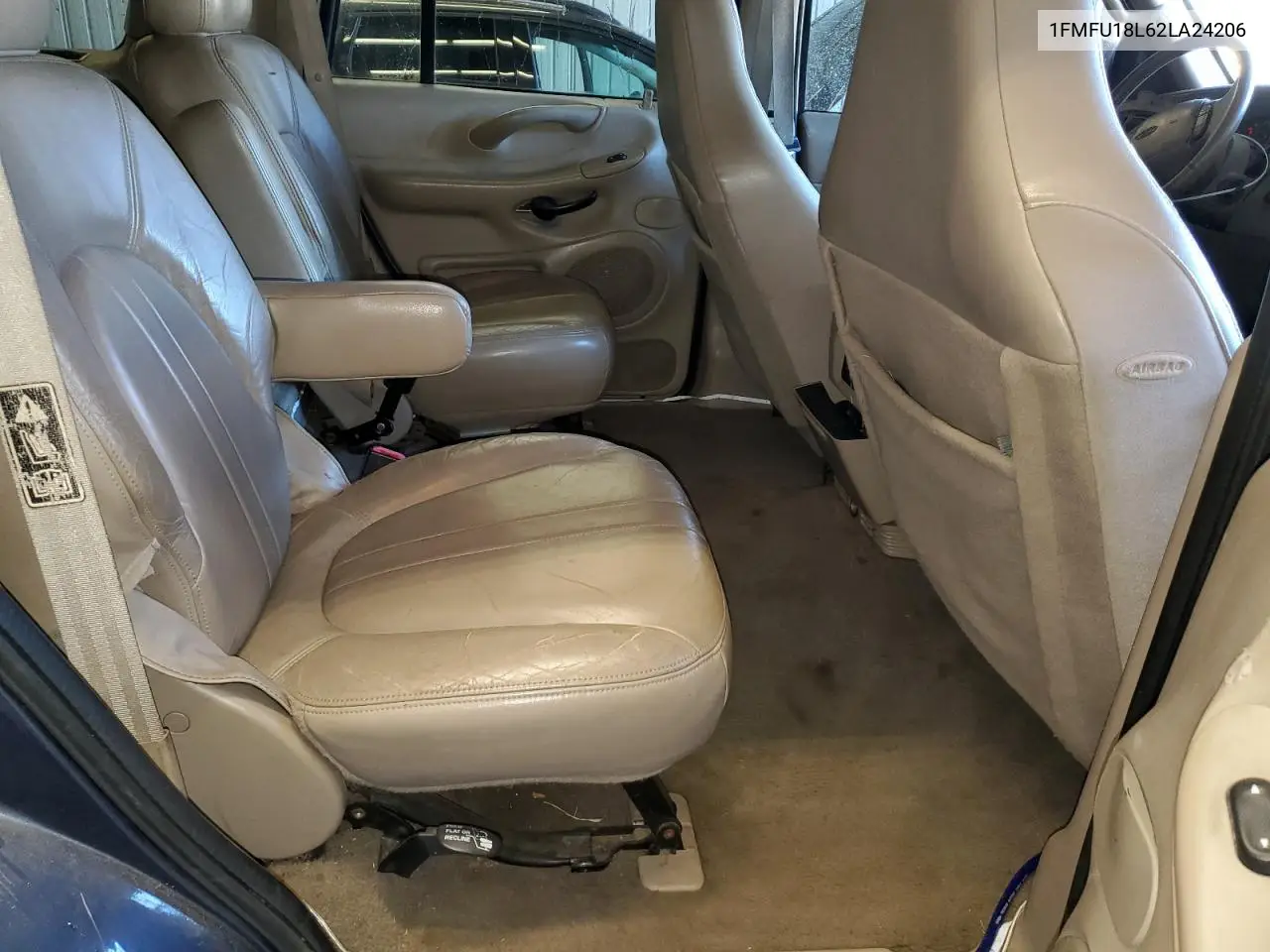 1FMFU18L62LA24206 2002 Ford Expedition Eddie Bauer