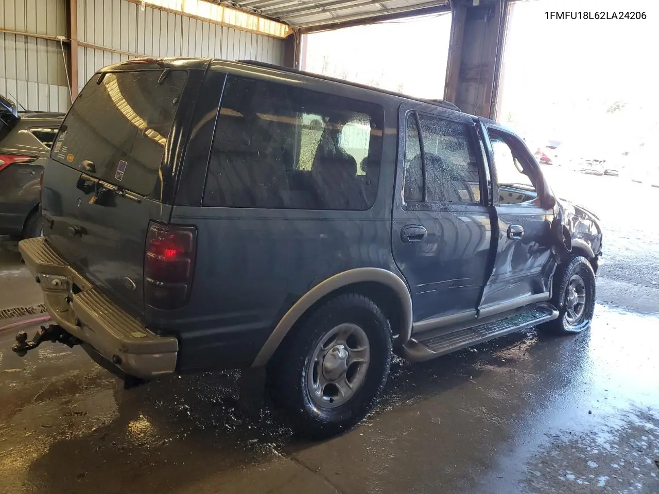 1FMFU18L62LA24206 2002 Ford Expedition Eddie Bauer