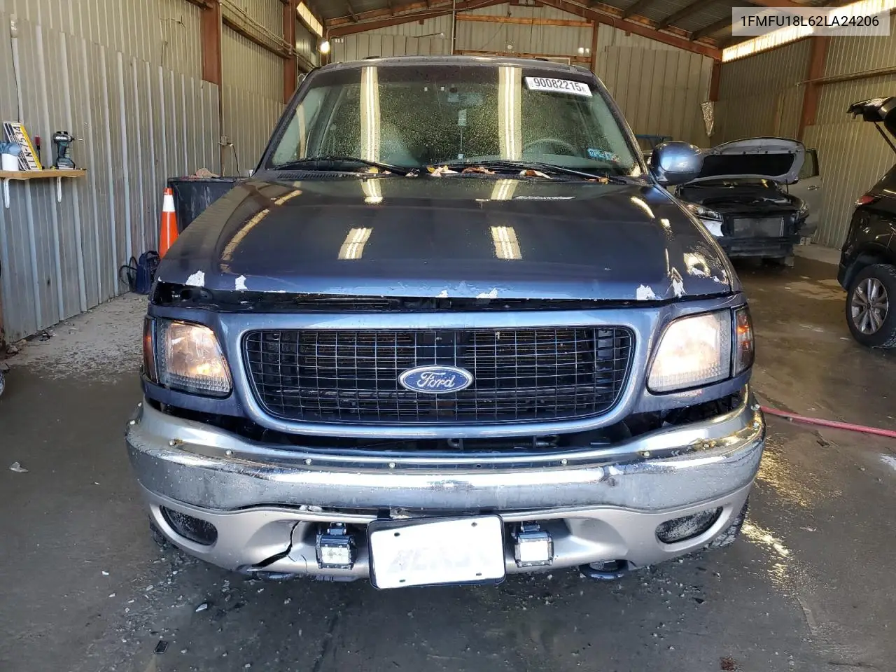 1FMFU18L62LA24206 2002 Ford Expedition Eddie Bauer