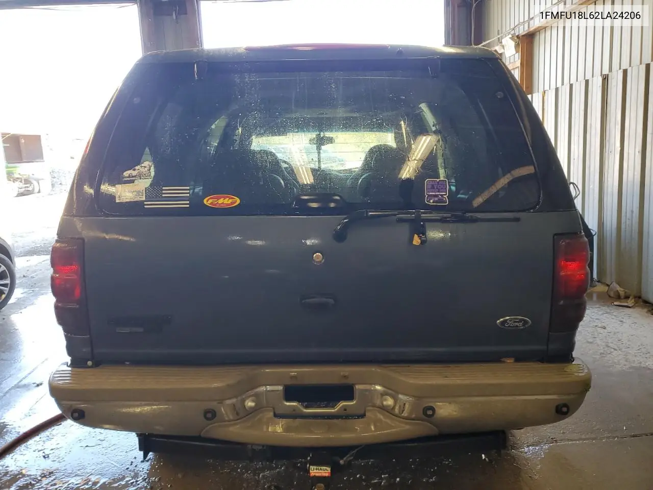 1FMFU18L62LA24206 2002 Ford Expedition Eddie Bauer