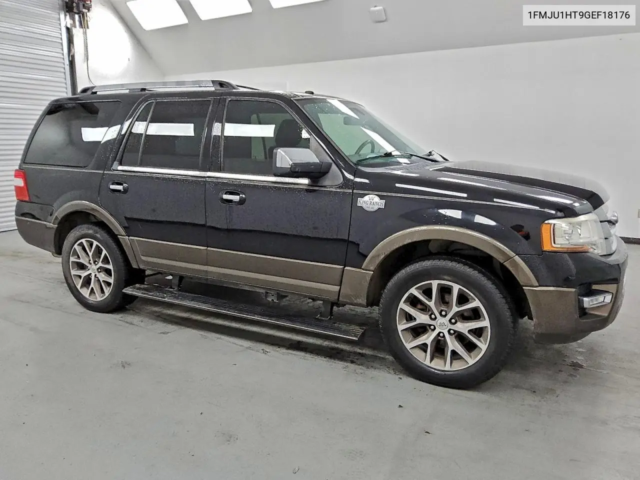 1FMJU1HT9GEF18176 2016 Ford Expedition Xlt