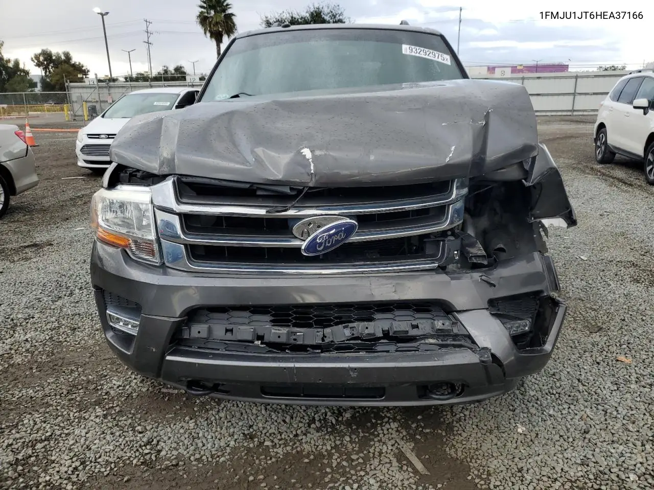 1FMJU1JT6HEA37166 2017 Ford Expedition Xlt