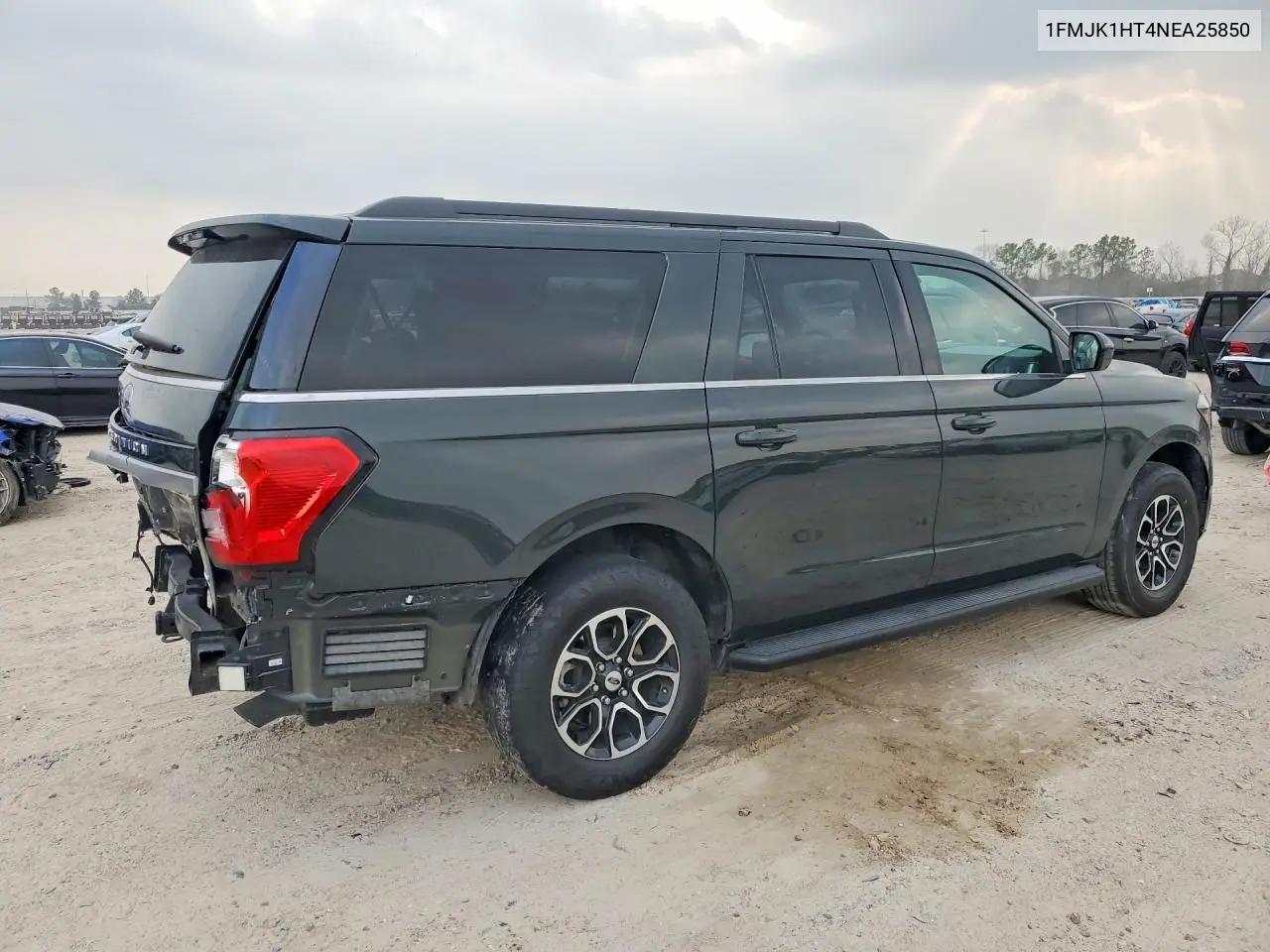 1FMJK1HT4NEA25850 2022 Ford Expedition Max Xlt