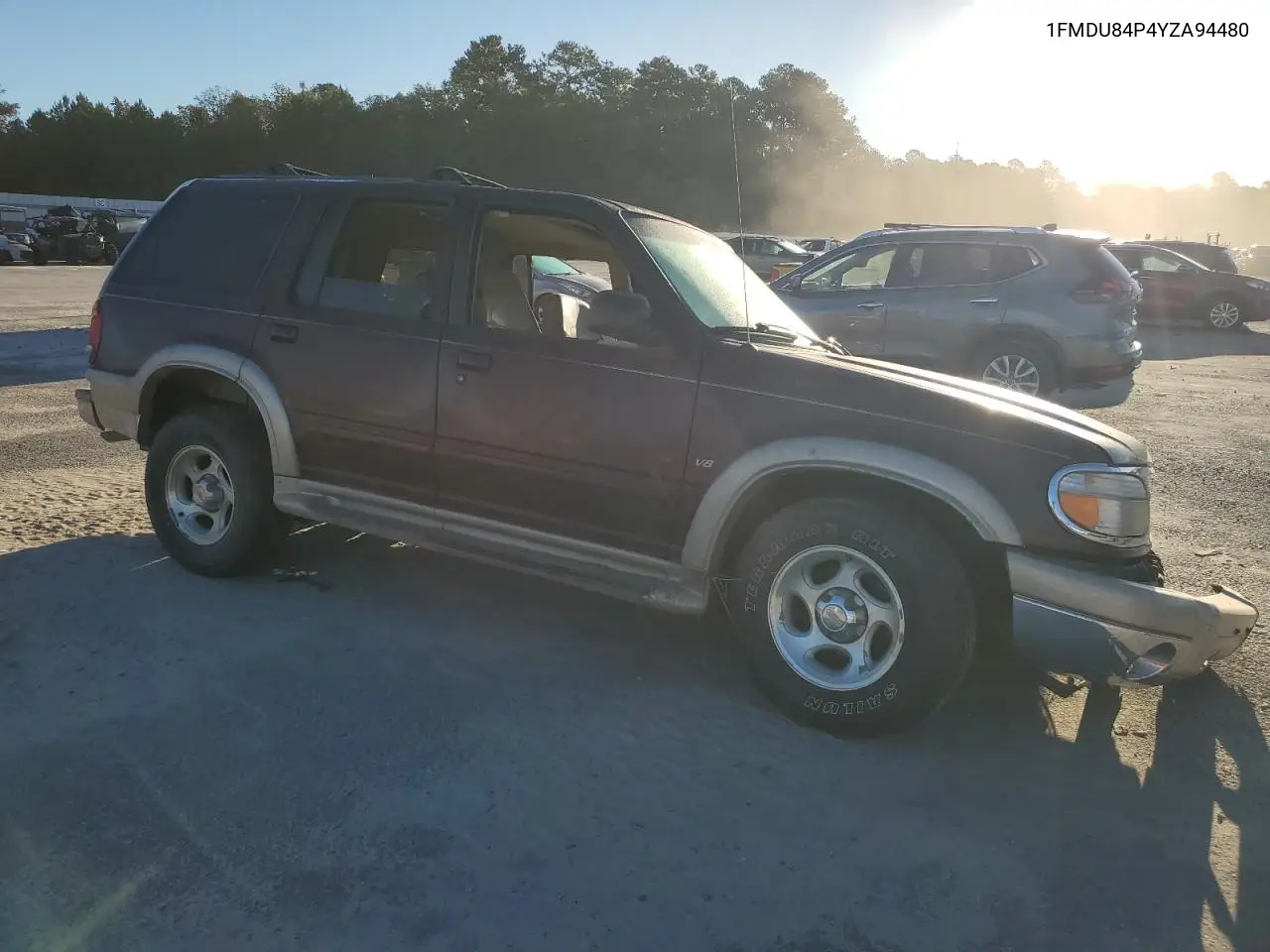 1FMDU84P4YZA94480 2000 Ford Explorer Eddie Bauer