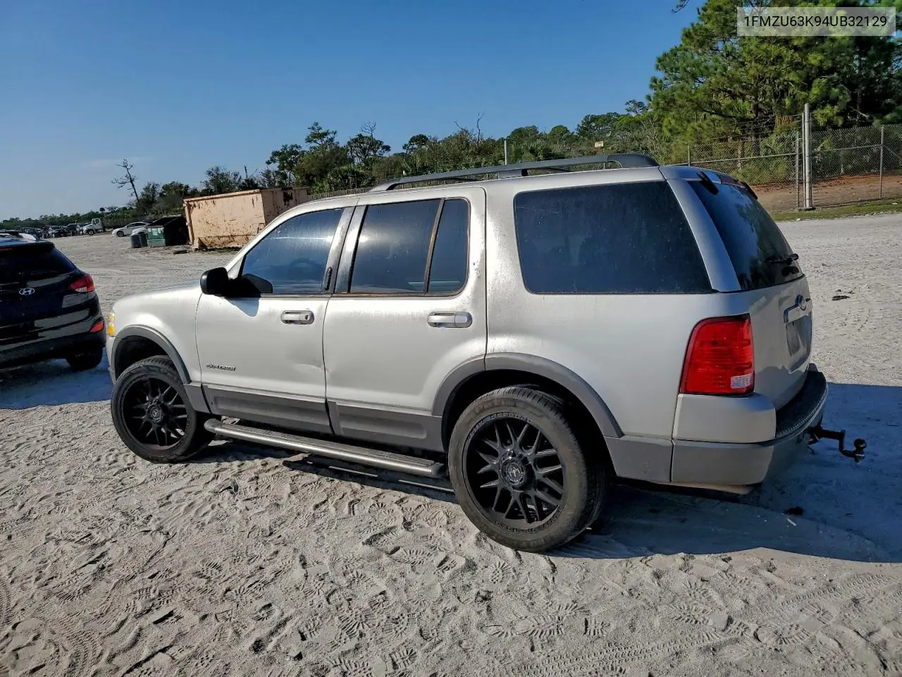 1FMZU63K94UB32129 2004 Ford Explorer Xlt