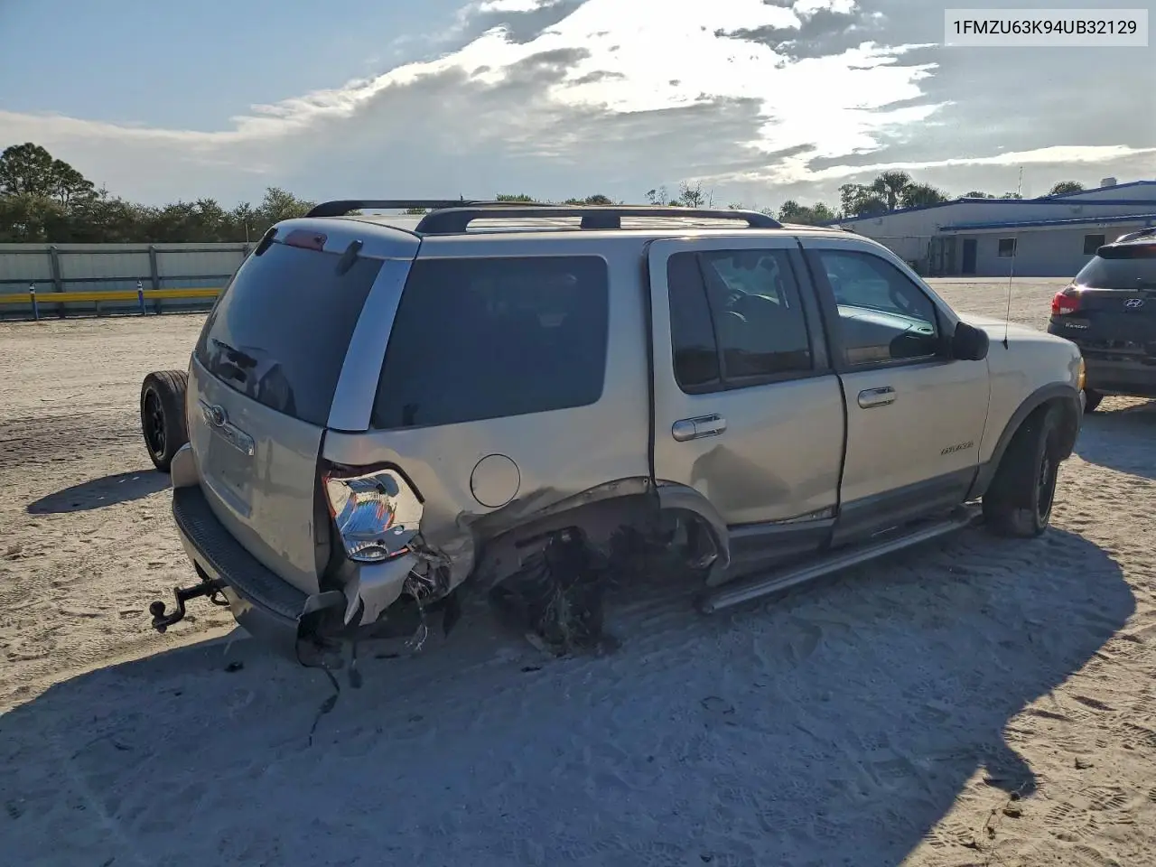 1FMZU63K94UB32129 2004 Ford Explorer Xlt