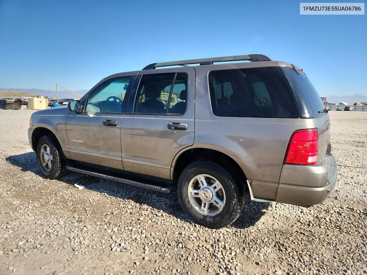 1FMZU73E55UA06786 2005 Ford Explorer Xlt