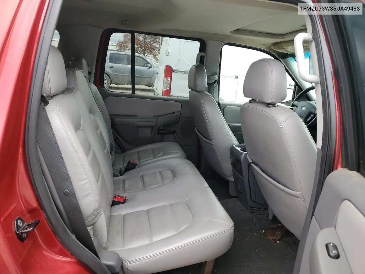 1FMZU73W35UA49483 2005 Ford Explorer Xlt