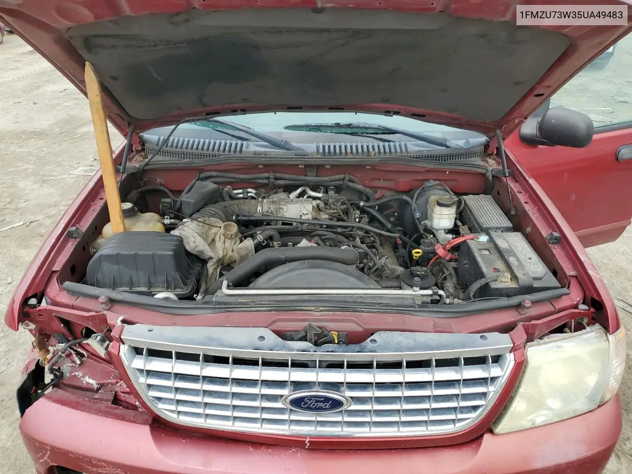 1FMZU73W35UA49483 2005 Ford Explorer Xlt