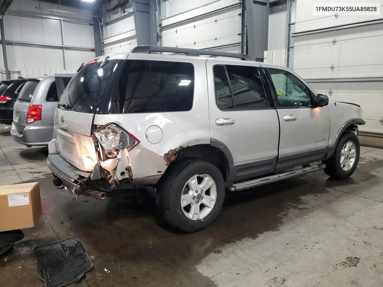 1FMDU73K55UA85828 2005 Ford Explorer Xlt