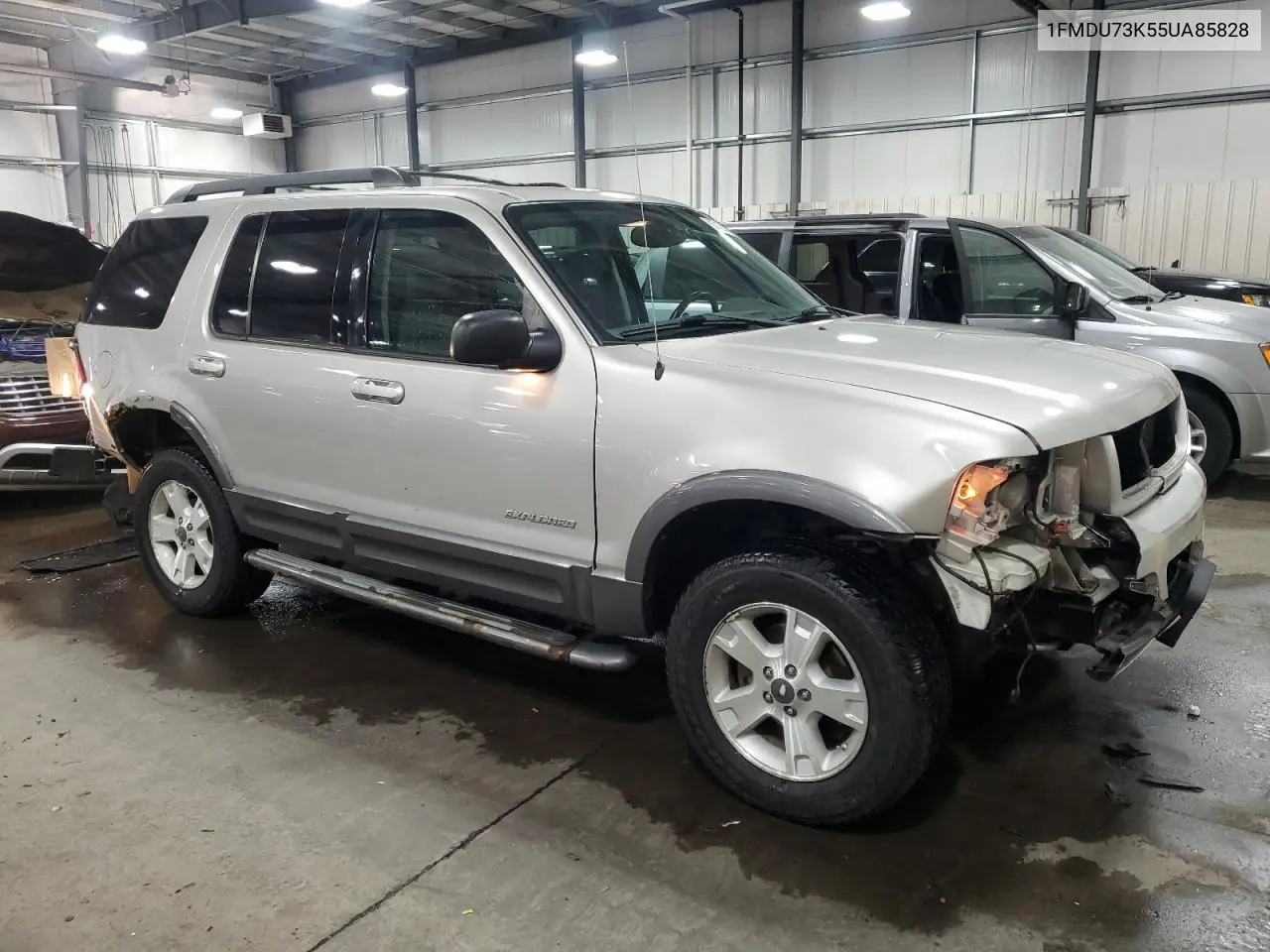 1FMDU73K55UA85828 2005 Ford Explorer Xlt