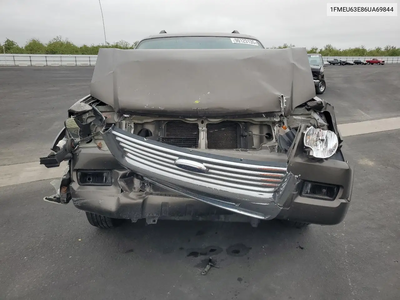 1FMEU63E86UA69844 2006 Ford Explorer Xlt