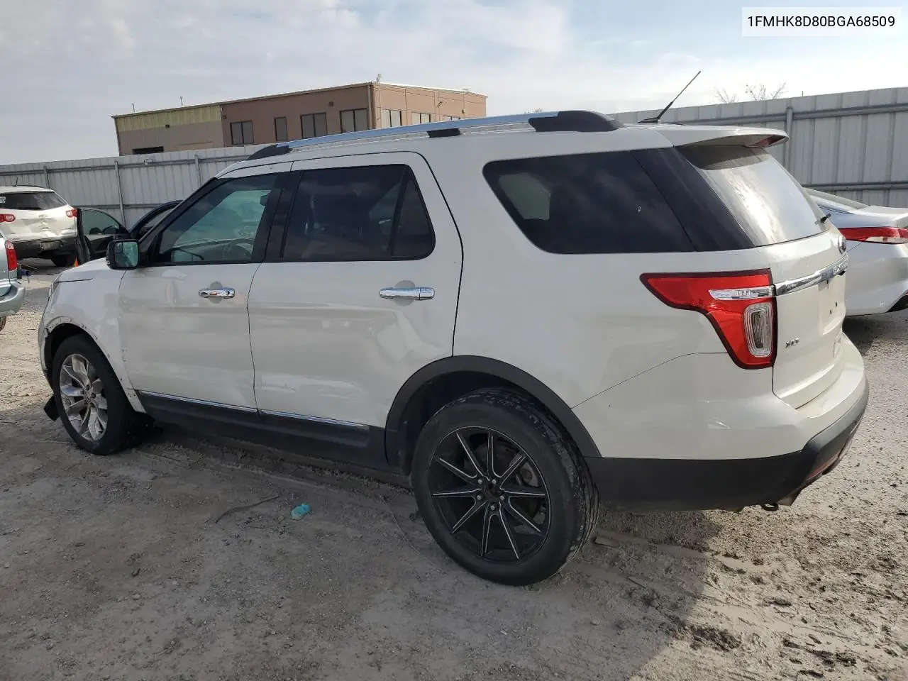 1FMHK8D80BGA68509 2011 Ford Explorer Xlt