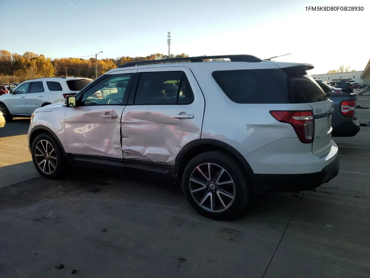 1FM5K8D80FGB28930 2015 Ford Explorer Xlt