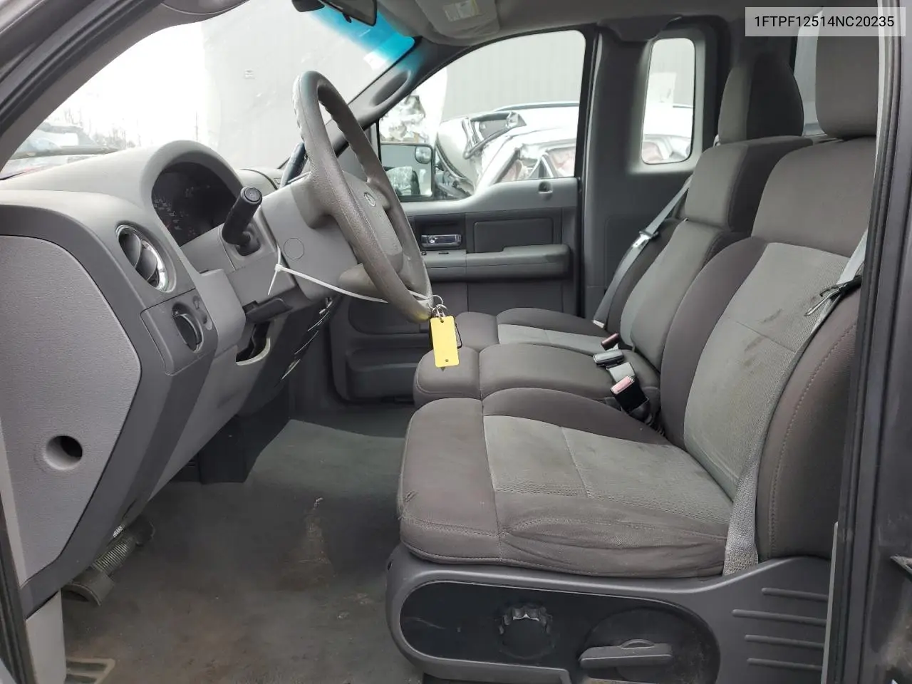 1FTPF12514NC20235 2004 Ford F150