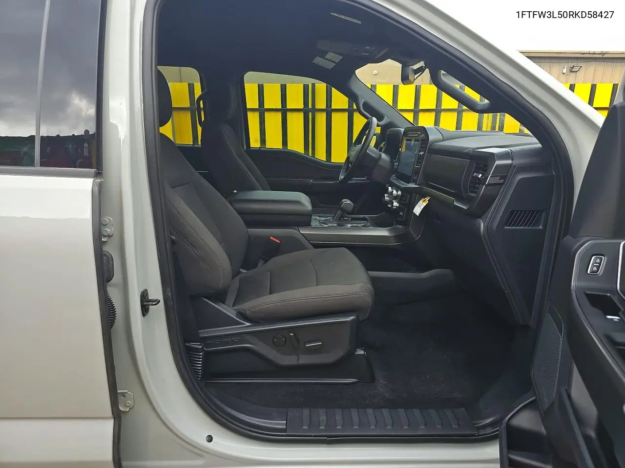1FTFW3L50RKD58427 2024 Ford F150 Xlt
