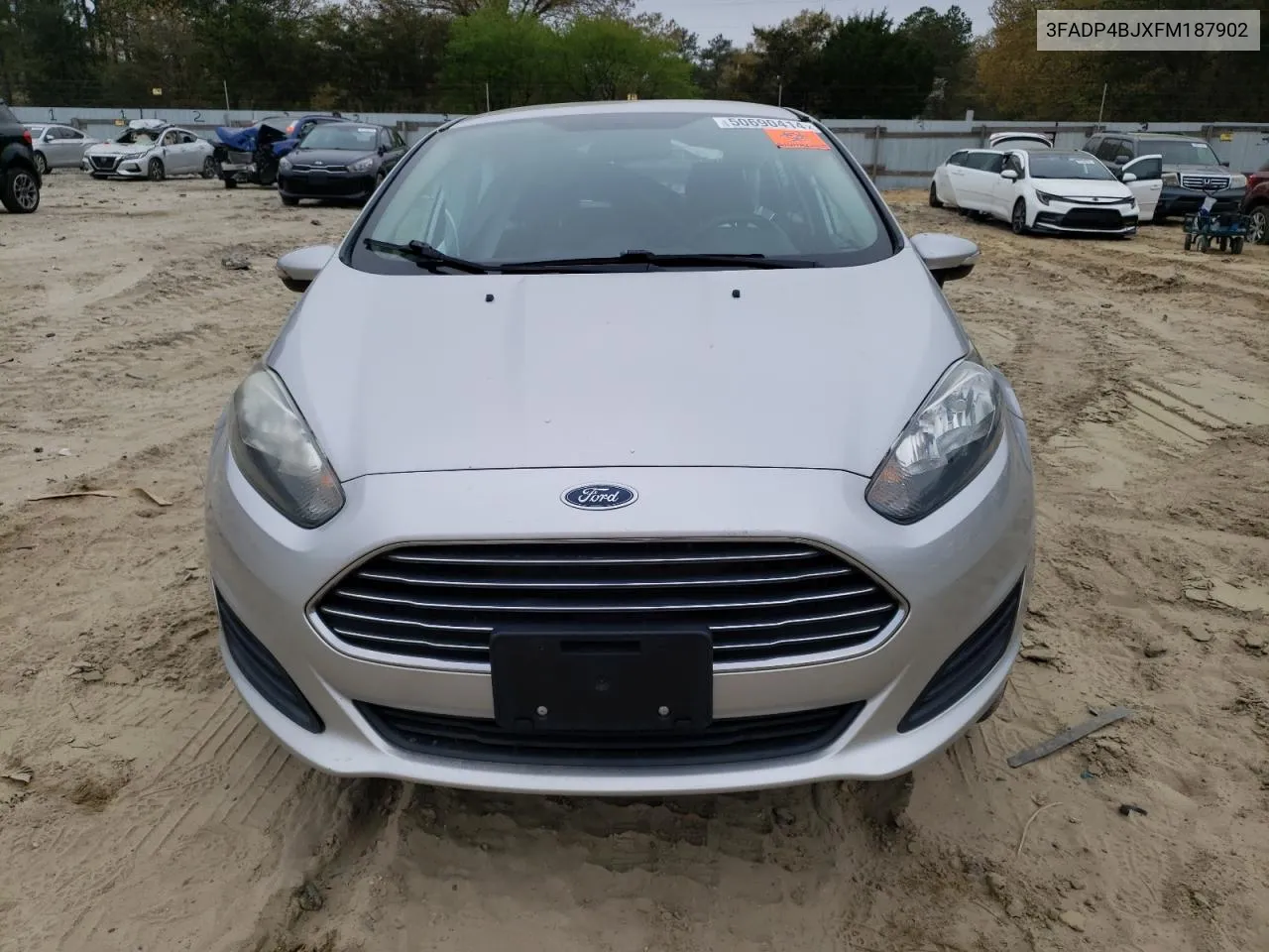 3FADP4BJXFM187902 2015 Ford Fiesta Se